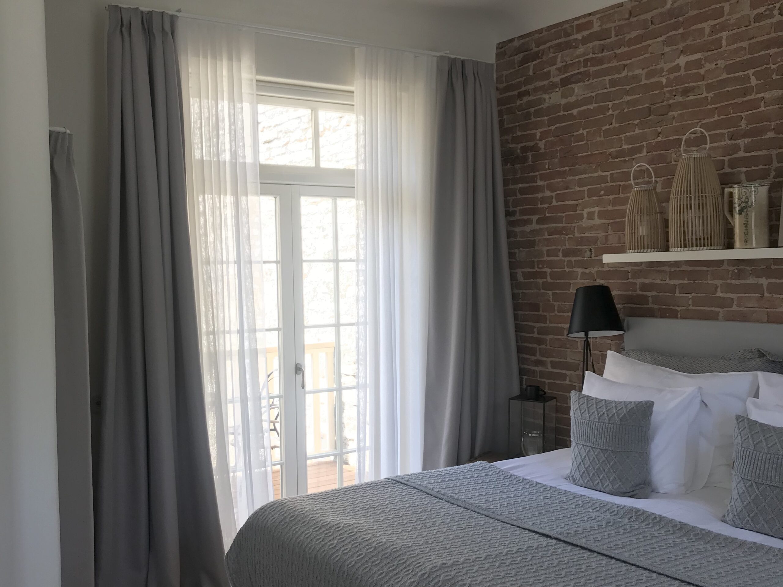 Kardinakunstnik - kohvikud - hostelid - bürood