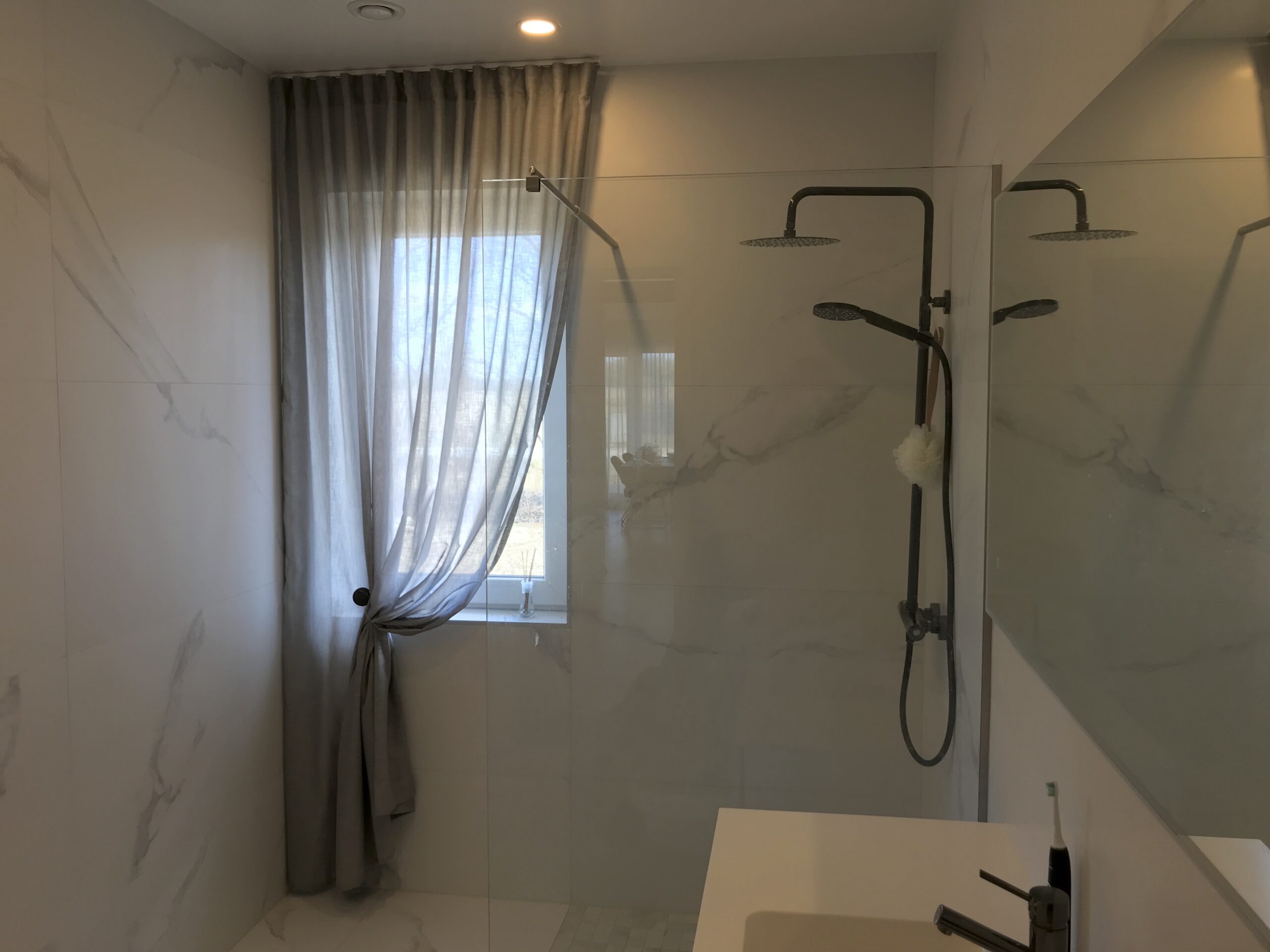 Kardinakunstnik - vannitoad ja sauna eesruumid